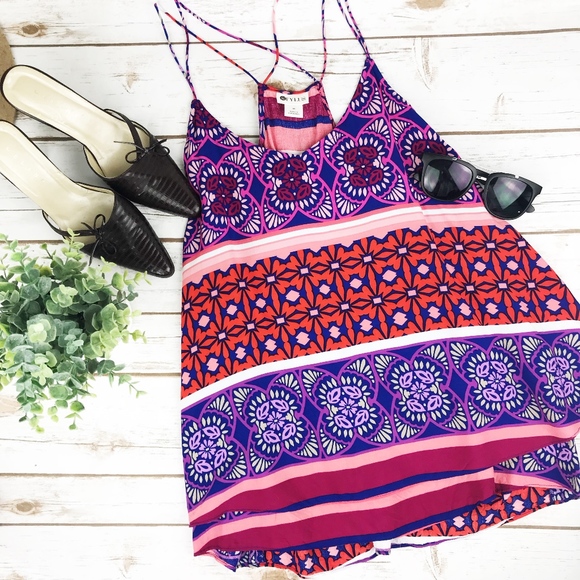 Tops - Stylus Vibrant Back Flutter Tank Top